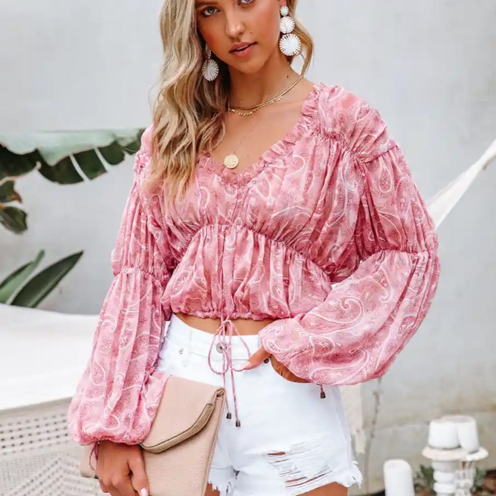 A7 - 368
VICI billowed tiered sheer top pink and white floral detail